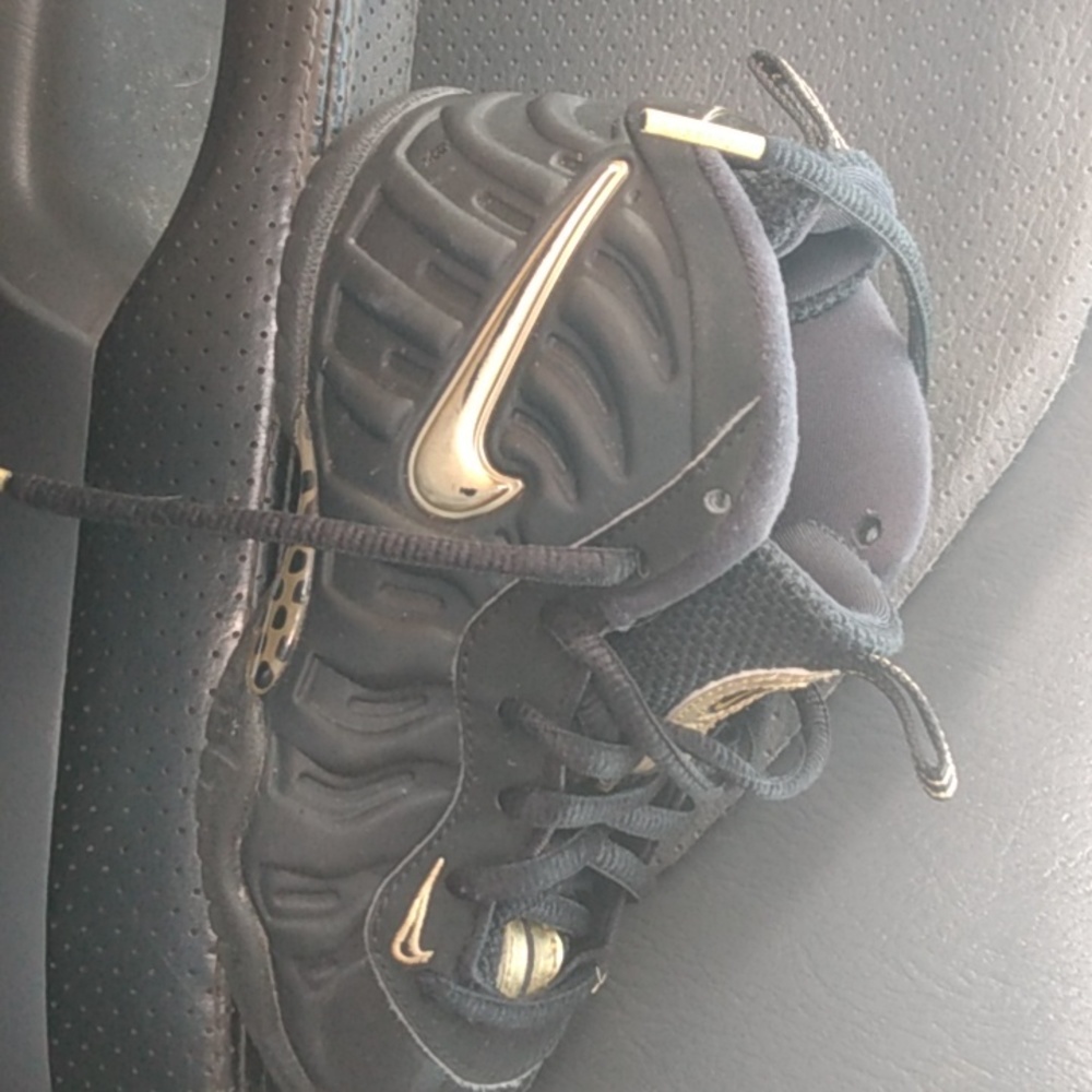 Kids size 11 Nike Air Foamposite pro